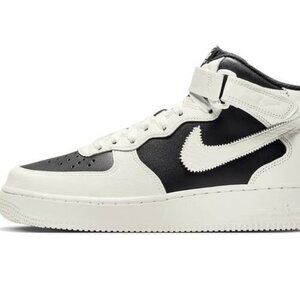Nike's Air Force 1 Mid Reverse Panda Size 10